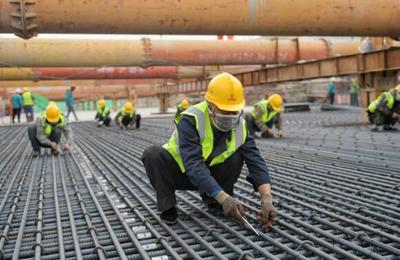 北京規(guī)模以上建設工程復工率超99%，32萬余名工人返崗推動城市發(fā)展